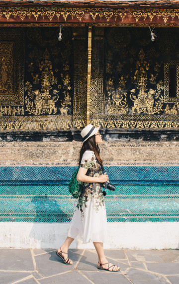 laos ragazza al tempio