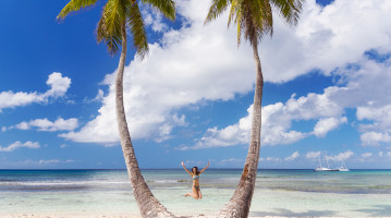 Santo Domingo beach and palm