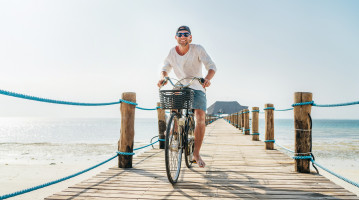 zanzibar in bici sul pontile