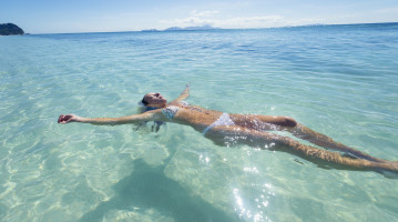 nuova zelanda donna in acqua