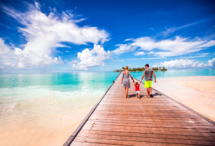 Famiglia alle Maldive