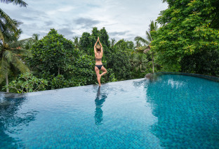 Piscina a sfioro