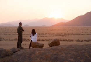 namibia coppia nel deserto