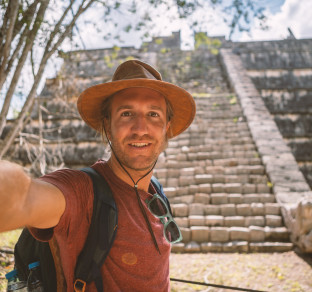 messico selfie con piramide