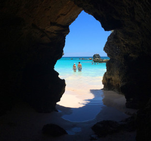 caraibi vista dalla grotta