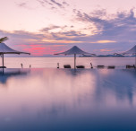 fiji tramonto in piscina