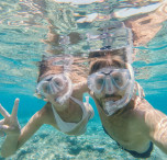 fiji coppia snorkeling