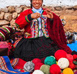 perù donna in abiti tradizionali