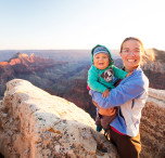 stati uniti mamma e bimbo al grand canyon