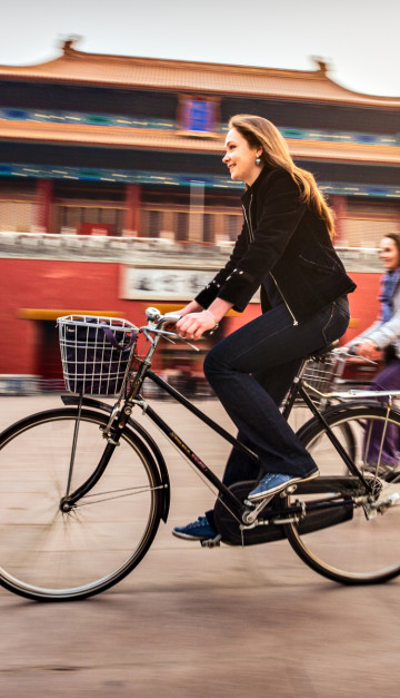 cina ragazza in bici