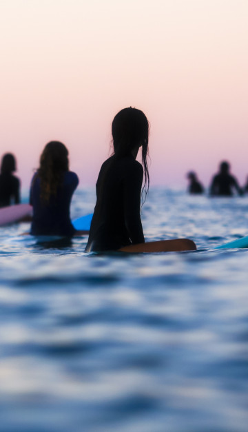 australia surfisti in acqua