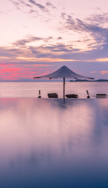 fiji tramonto in piscina