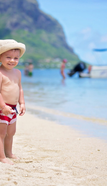 mauritius bimbo in spiaggia