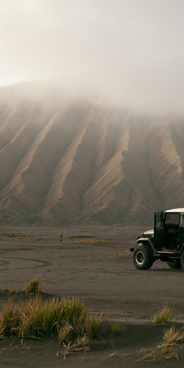 indonesia macchina nella caldera